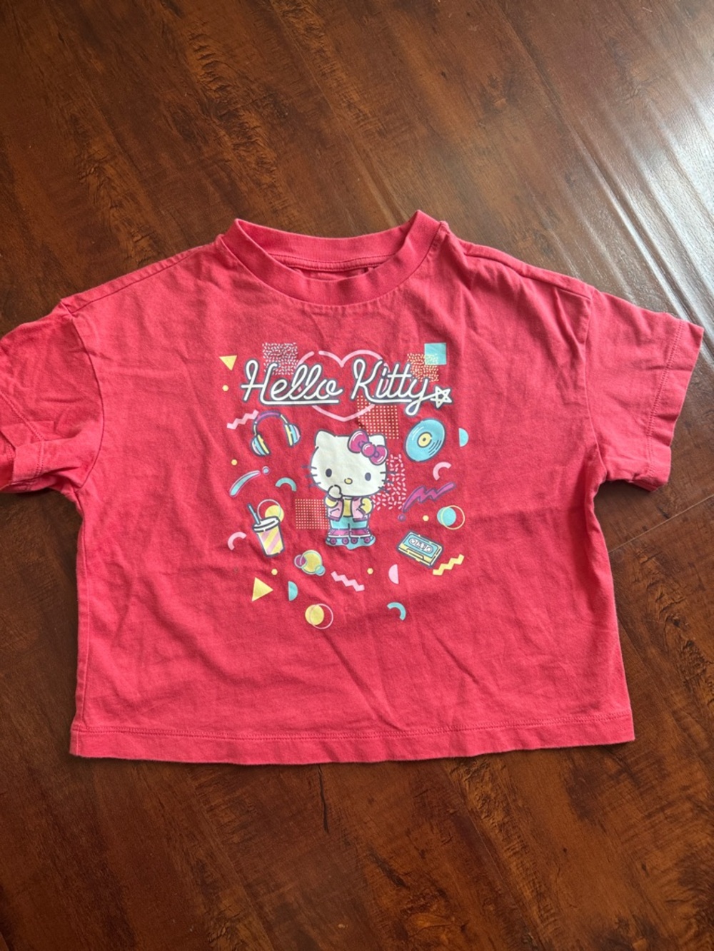Uniqlo - Hello Kitty Short Sleeve Graphic Crop Tee